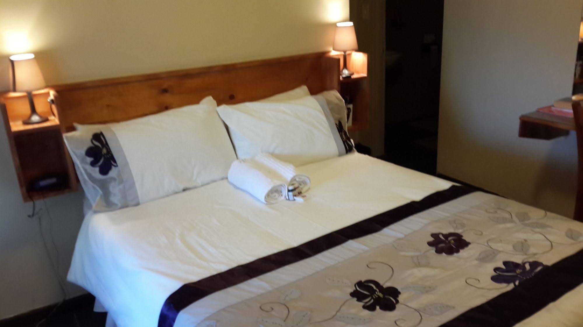 Crystal Rose Lodge Йоханесбург Екстериор снимка